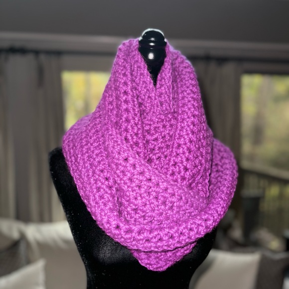 Infinity Scarf - Picture 1 of 2